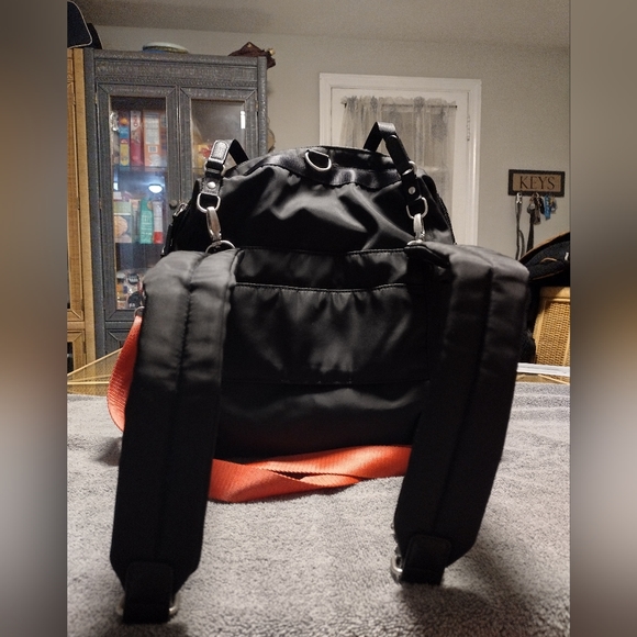 Baggallini Voyage Convertible Backpack - Picture 4 of 11